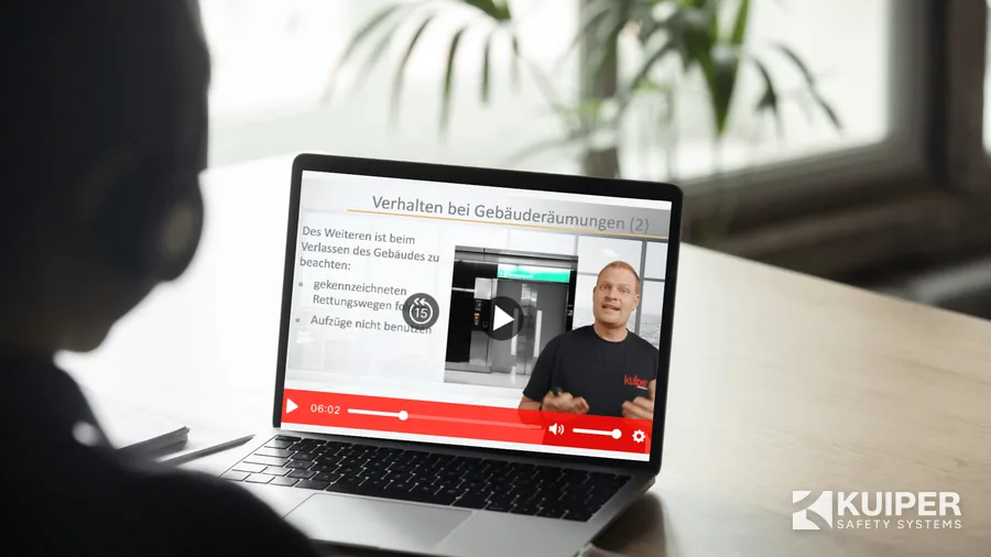 Brandschutzhelfer-Schulung Hybrid, Theorie online am Laptop